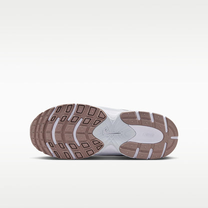 Nike Unisex-Child V5 RNR (Big Kid)